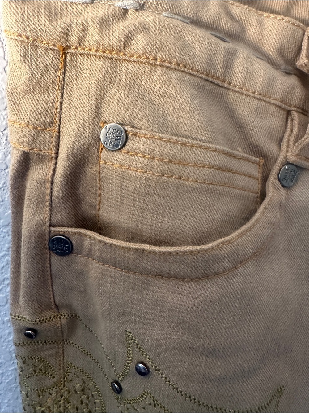 Tan Embroidered Wide-Leg Jeans with Paisley Detail - Picture 4 of 10